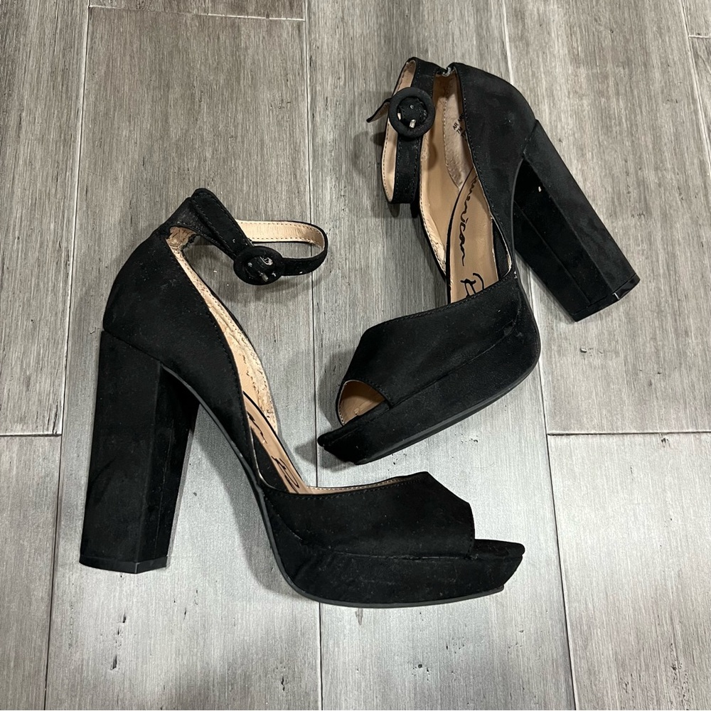 American Rag Suede Heels‎ - Picture 8 of 12